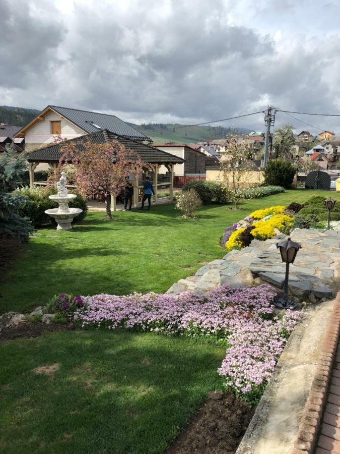 Penzion Lucs Heľpa エクステリア 写真